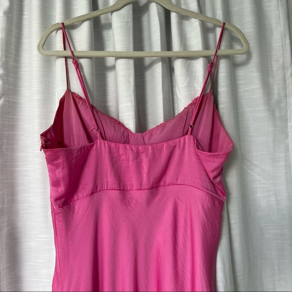 PERFECT DRESS. - Picture 4 of 16